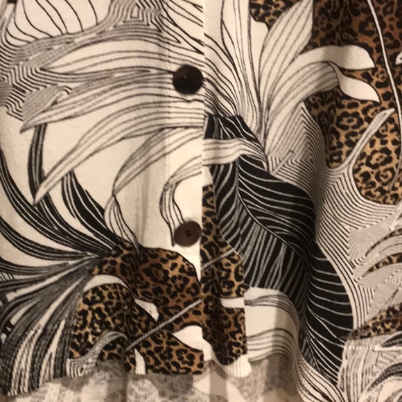 New Chico’s lightweight sweater cardigan - Picture 2 of 8